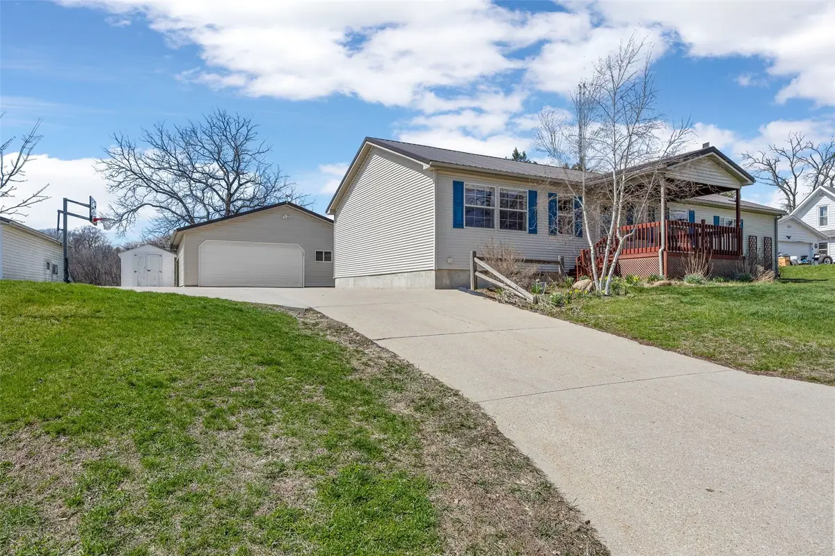 504 S Linn Street, Anamosa, IA 52205 - #1