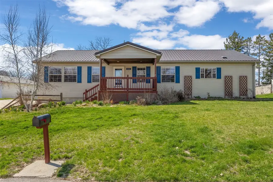 504 S Linn Street, Anamosa, IA 52205 - #2