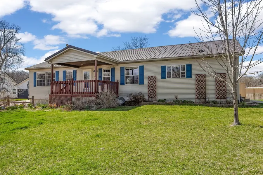 504 S Linn Street, Anamosa, IA 52205 - #3