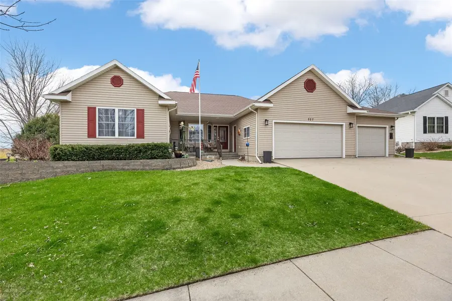 327 Hillview Drive Se, Mount Vernon, IA 52314 - #2