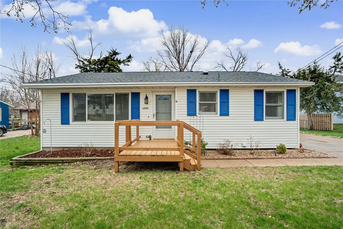 1295 33rd St Ne, Cedar Rapids, IA 52402 - #1