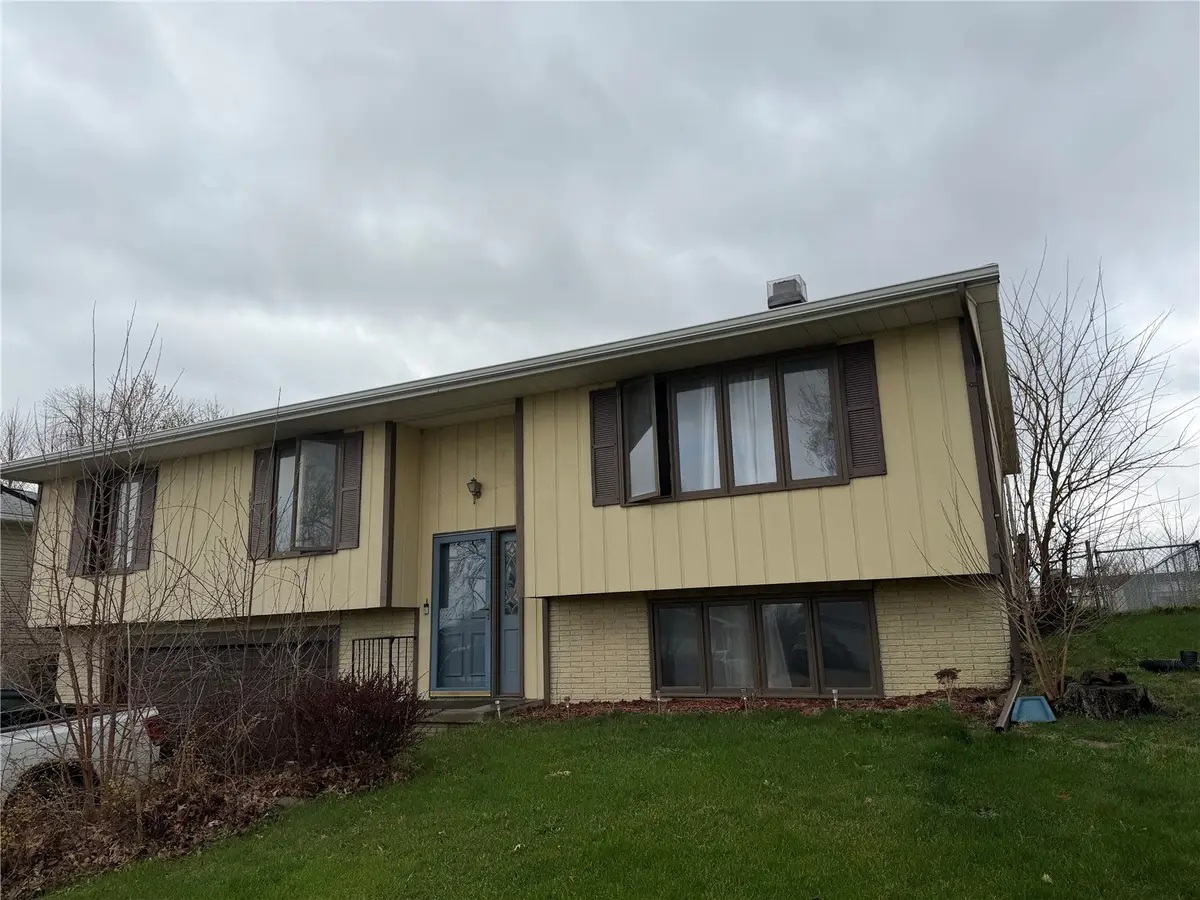 3419 Sue Lane Nw, Cedar Rapids, IA 52405 - #1