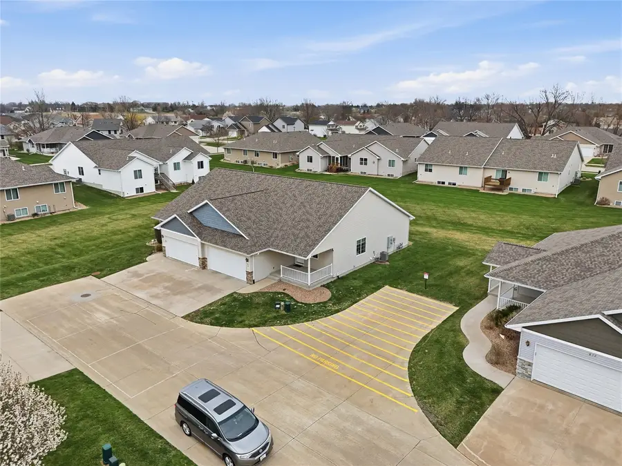 834 Crescent Drive Ne, Cedar Rapids, IA 52402 - #2