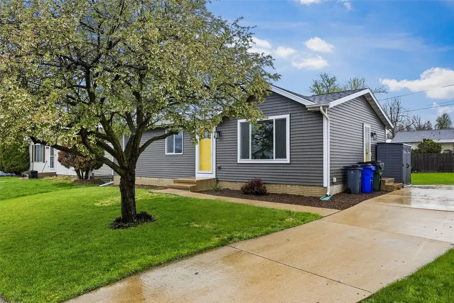 56 Deerwood Ct Sw, Cedar Rapids, IA 52404 - #2