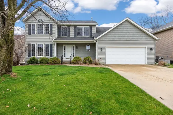 7329 Hampshire Dr Ne, Cedar Rapids, IA 52402