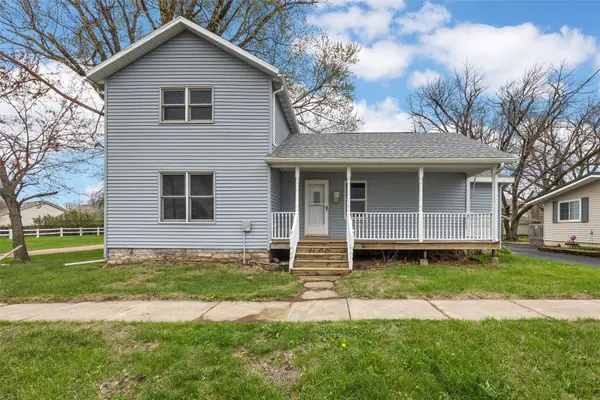 1000 Stinocher Street, Solon, IA 52333