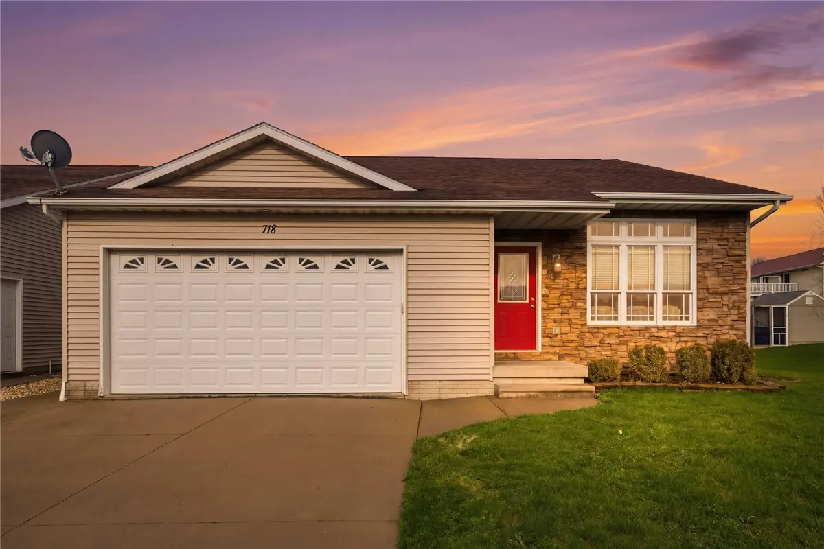 718 Dakota Street, Anamosa, IA 52205 - #1