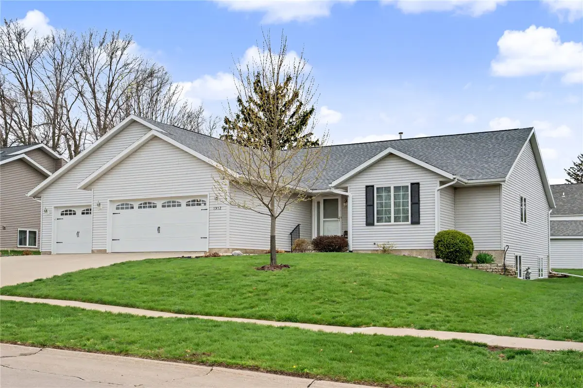 1912 Balsam Drive Sw, Cedar Rapids, IA 52404 - #1