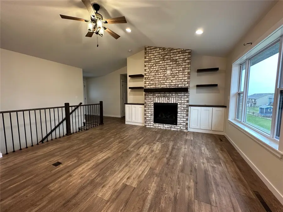 4595 Meadow Creek Dr, Palo, IA 52324 - #3