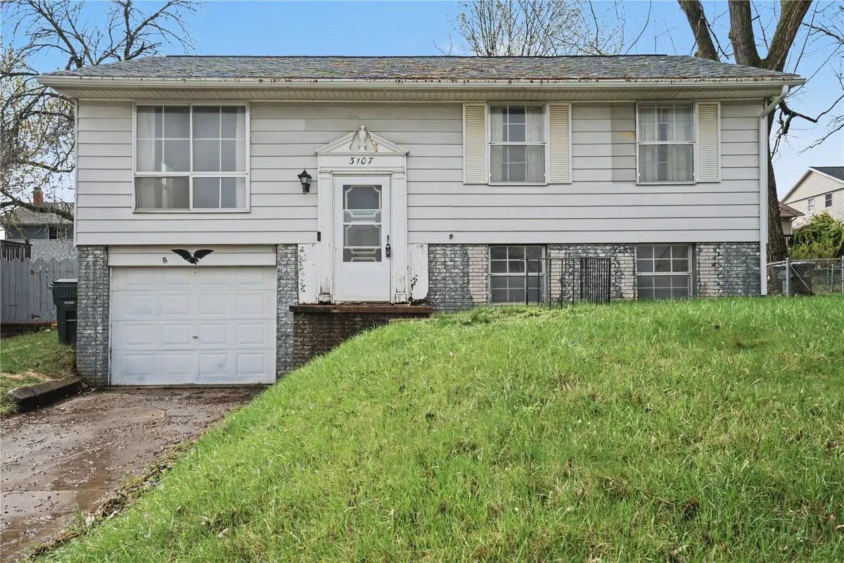 3107 Coral Lane Sw, Cedar Rapids, IA 52404 - #1