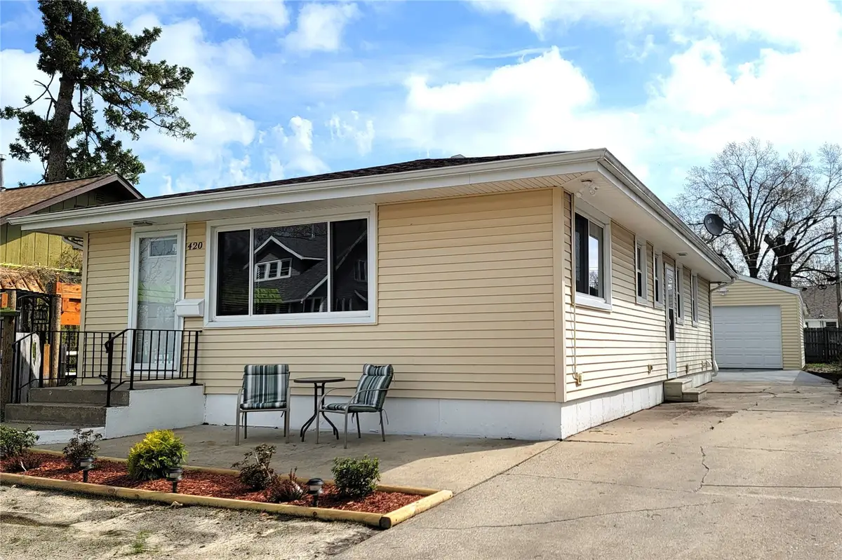 420 30th Street Se, Cedar Rapids, IA 52403 - #1