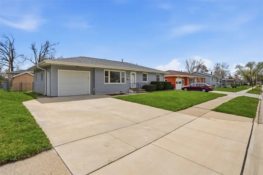 2565 24th Avenue, Marion, IA 52302 - #2