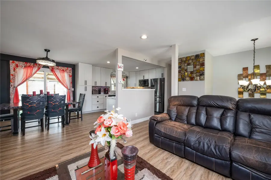 4609 Pineview Drive Ne, Cedar Rapids, IA 52402 - #2