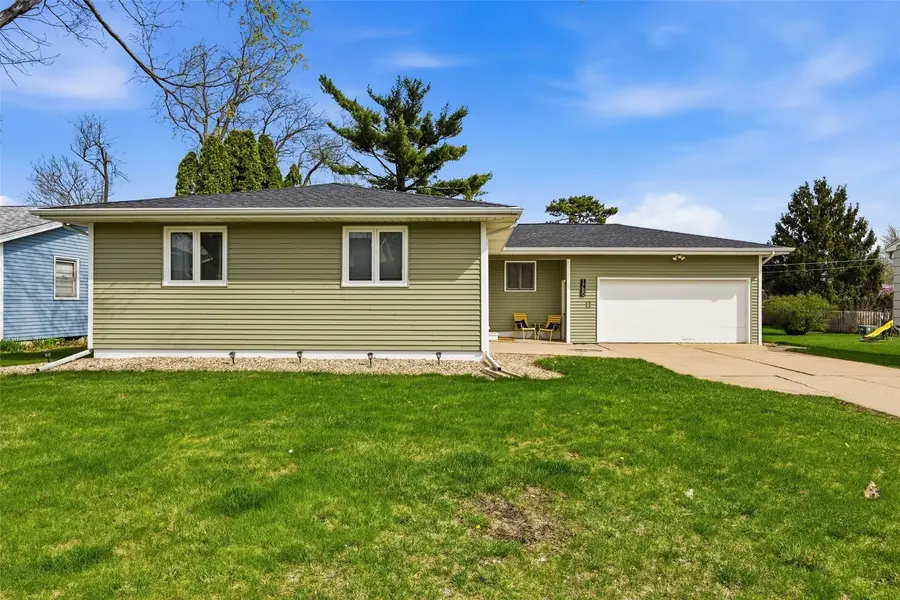 1780 25th Avenue, Marion, IA 52302 - #2