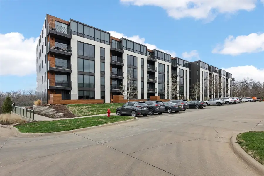 1 University Way #202, Iowa City, IA 52246 - #2