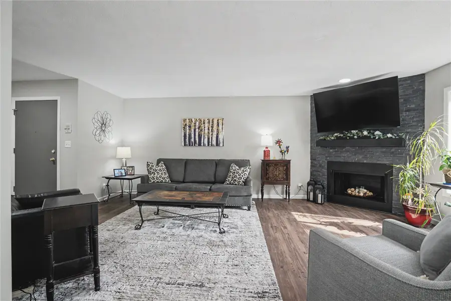 3720 Timberline Dr Ne #2, Cedar Rapids, IA 52402 - #2