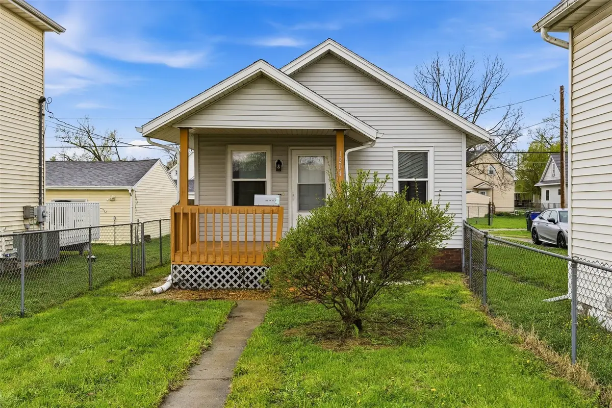 1204 8th Street Nw, Cedar Rapids, IA 52405 - #1