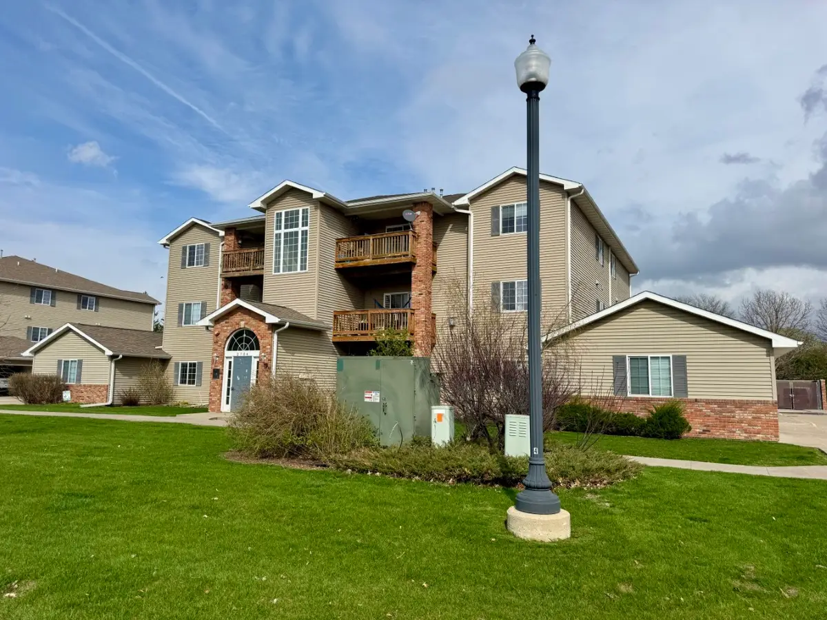 2706 Triple Crown Lane #1, Iowa City, IA 52240 - #1