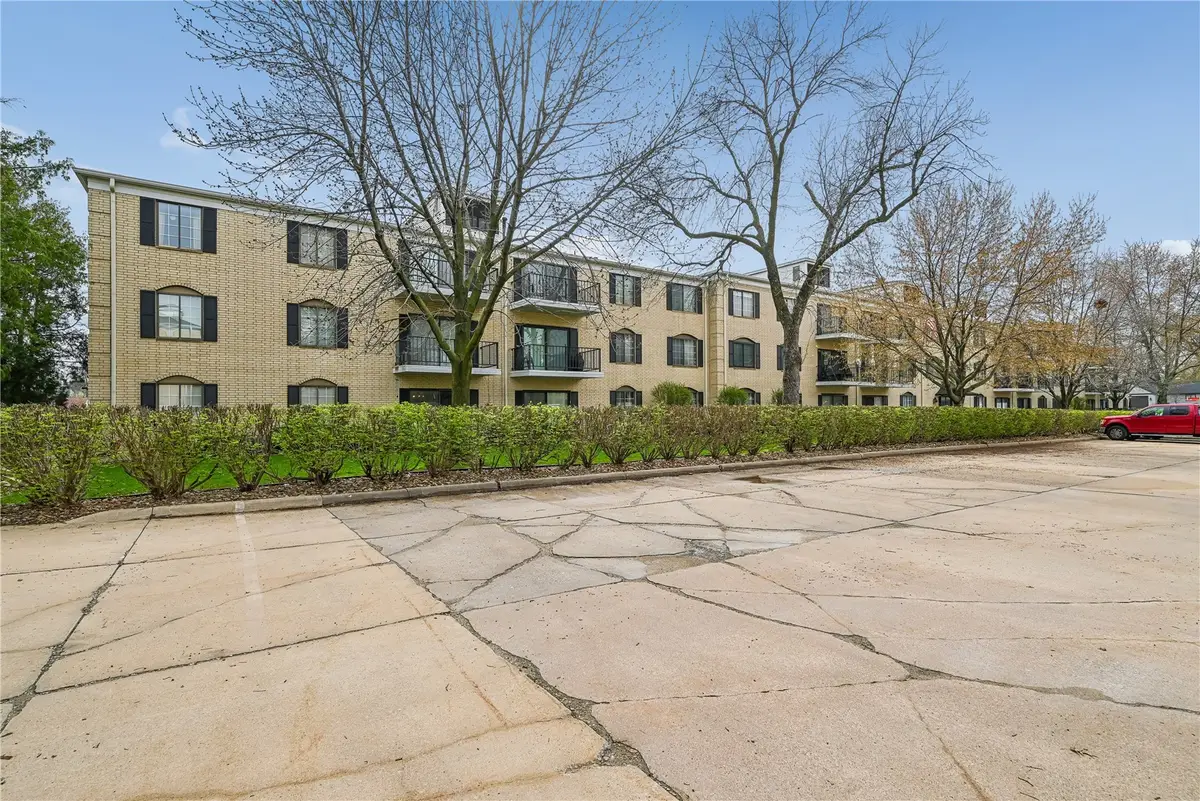 150 Thompson Drive Se #318, Cedar Rapids, IA 52403 - #1