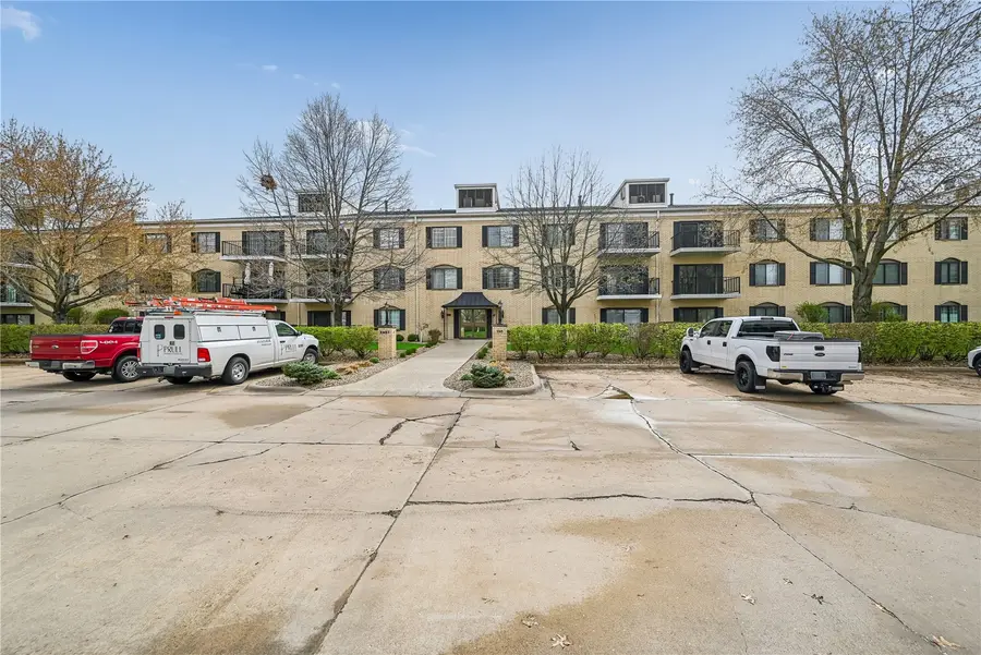 150 Thompson Drive Se #318, Cedar Rapids, IA 52403 - #2