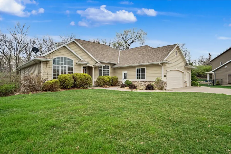 3241 Cedar River Court Ne, Cedar Rapids, IA 52411 - #2