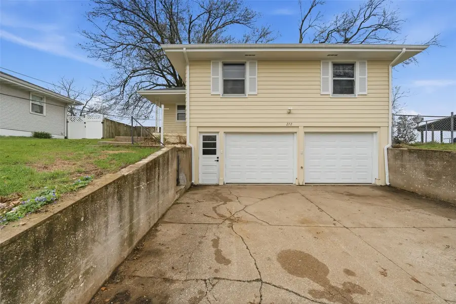 272 27th Avenue Sw, Cedar Rapids, IA 52404 - #2