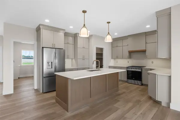 5501 Silver Ridge Rd, Marion, IA 52302