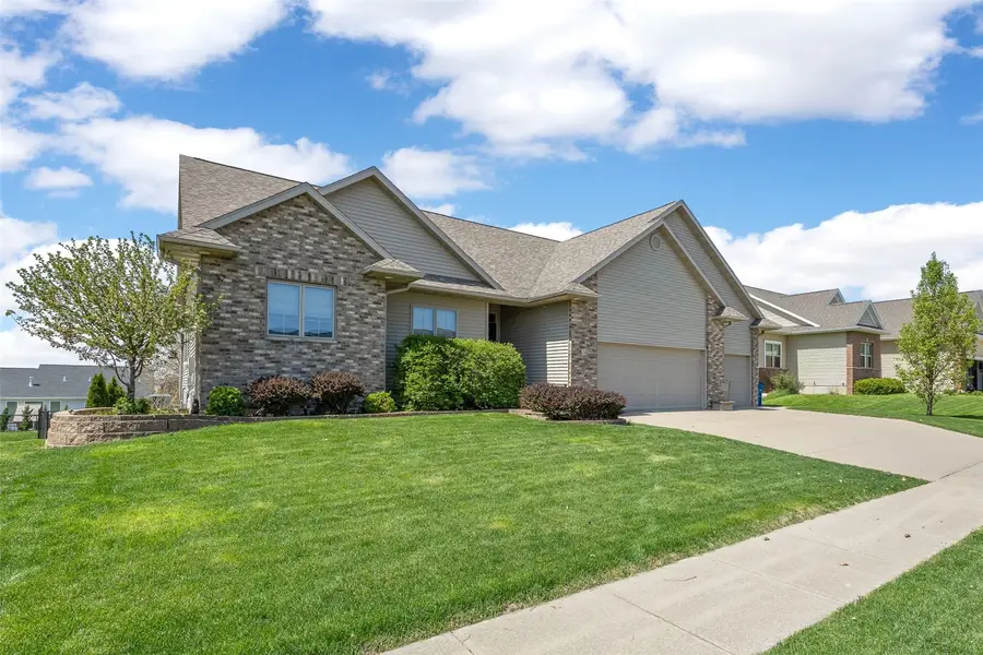 725 15th Avenue Sw, Mount Vernon, IA 52314 - #2