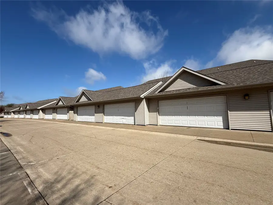 4381 Berkeley Lane, Iowa City, IA 52245 - #3