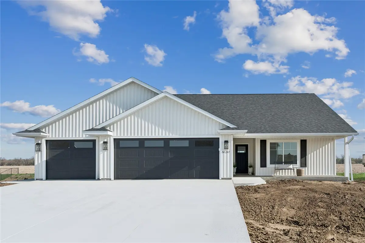 247 Hackberry Dr, Palo, IA 52324 - #1