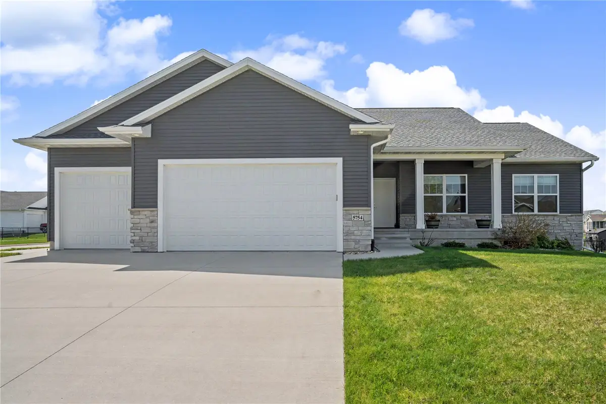 5754 Ridge Stone Ln, Marion, IA 52302 - #1