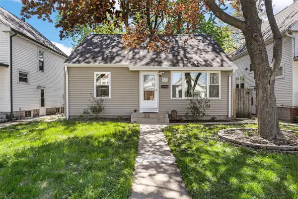 927 G Avenue Nw, Cedar Rapids, IA 52405