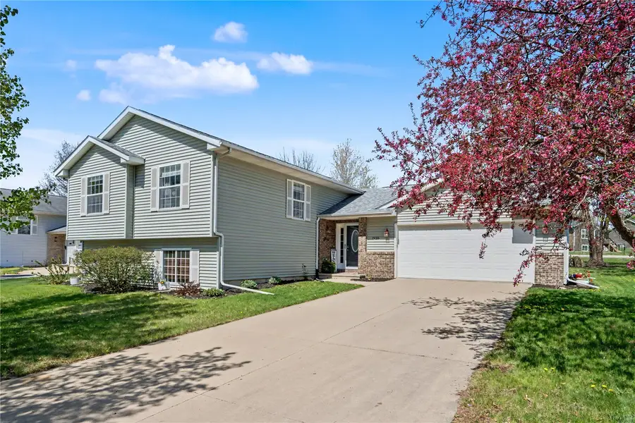 1925 Parkland, Ely, IA 52227 - #2