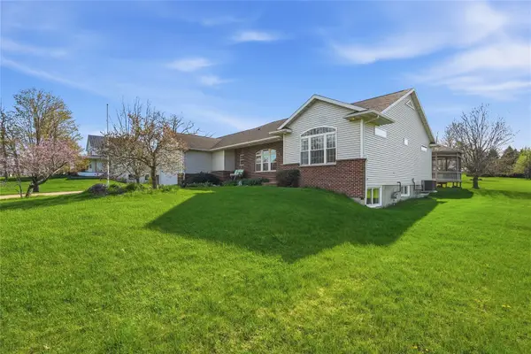 6500 White Gate Ct, Marion, IA 52302