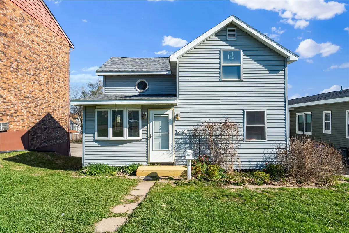 634 16th Avenue Sw, Cedar Rapids, IA 52404 - #1