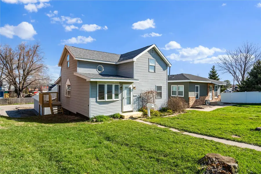 634 16th Avenue Sw, Cedar Rapids, IA 52404 - #2