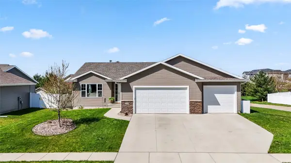 2084 Crestwood Lane, Marion, IA 52302