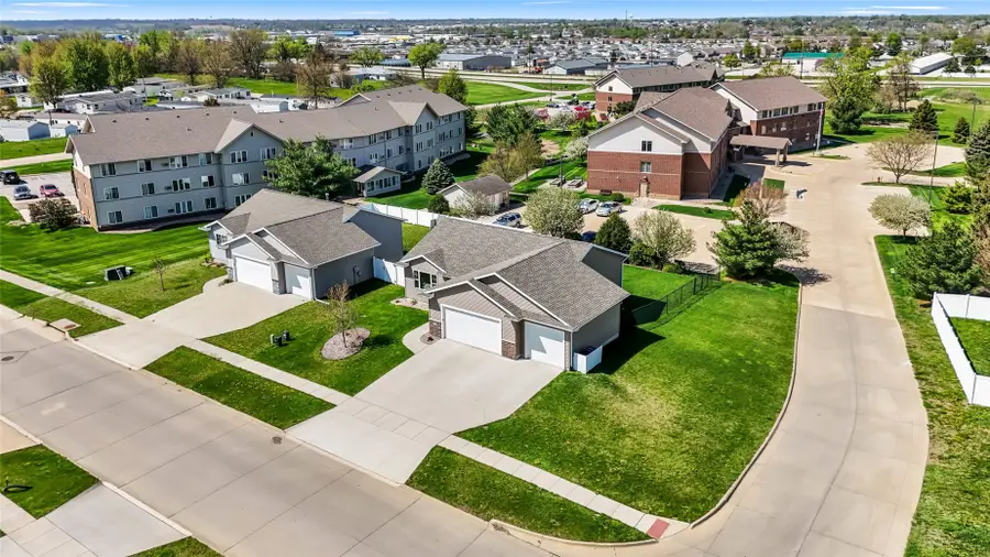 2084 Crestwood Lane, Marion, IA 52302 - #2