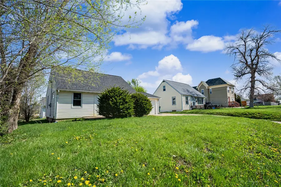 360 Wilson Avenue Sw, Cedar Rapids, IA 52404 - #3