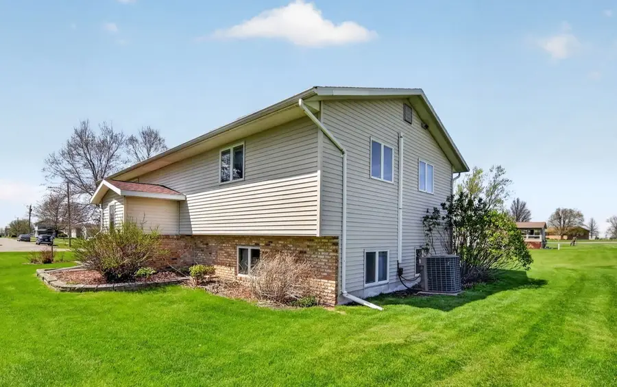 501 Main Street, Van Horne, IA 52346 - #2