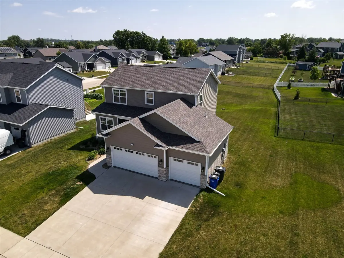 509 Gray Slate Road Sw, Cedar Rapids, IA 52404 - #1