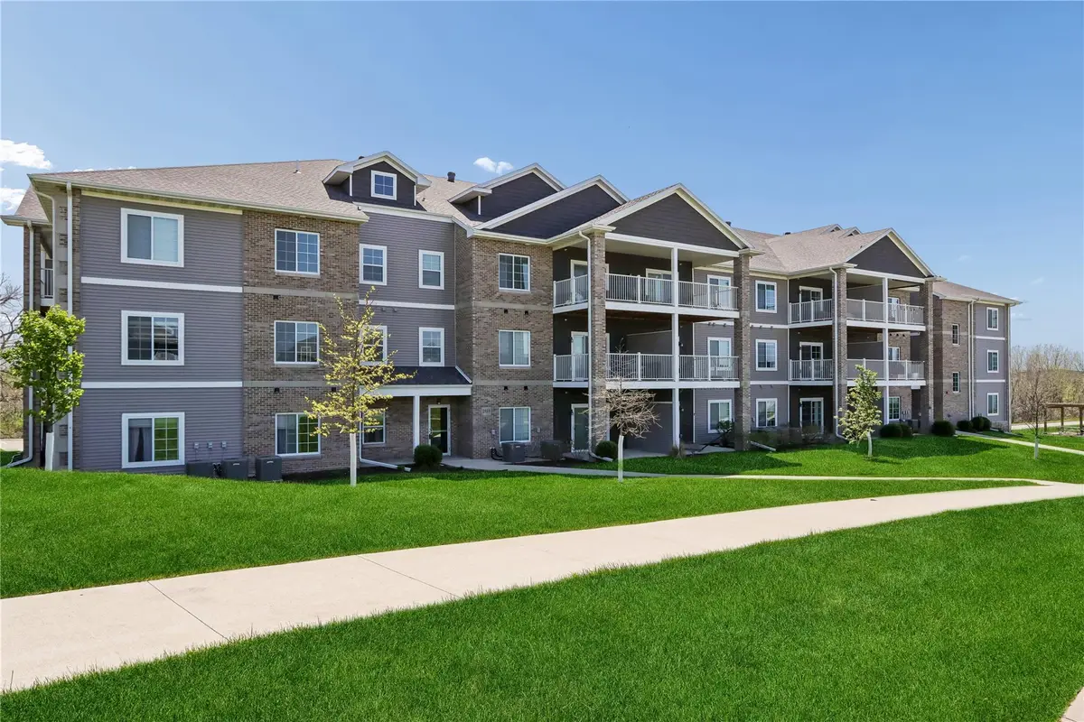 2869 Spring Rose Cir #202, Coralville, IA 52241 - #1