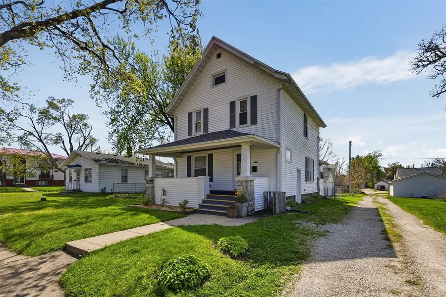 440 8th St, Marion, IA 52302 - #2