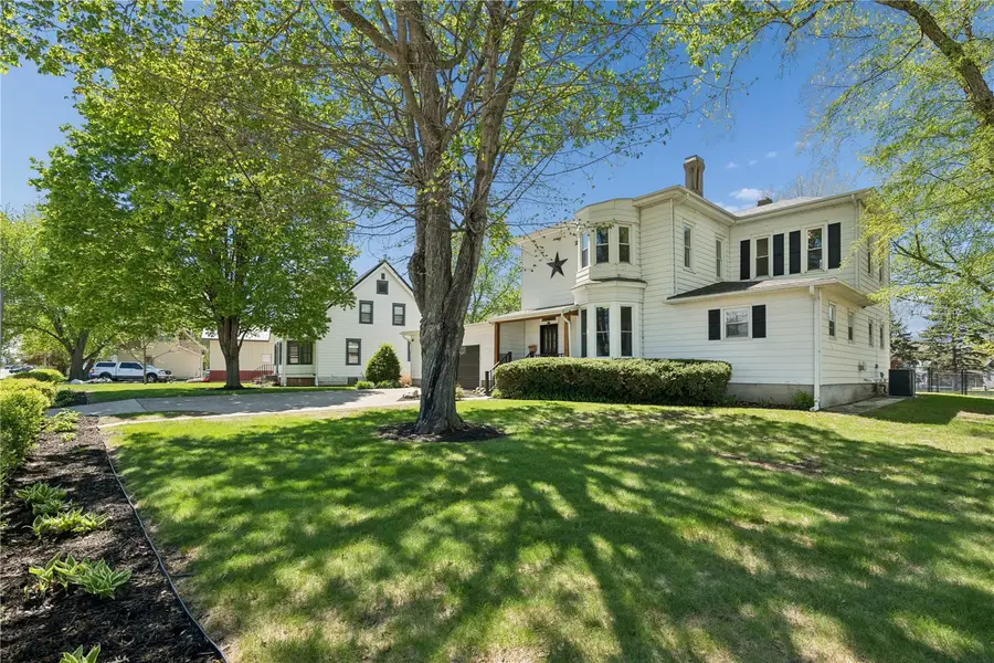 401 S Market St, Solon, IA 52333 - #3