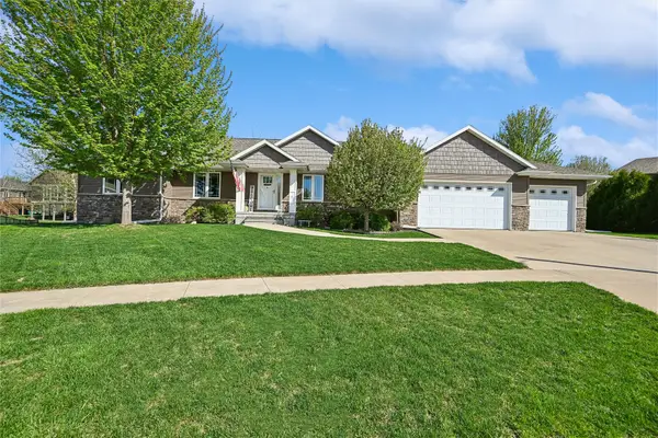 910 Aster Court, Fairfax, IA 52228