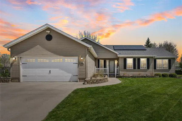 1955 Charleston Drive, Marion, IA 52302