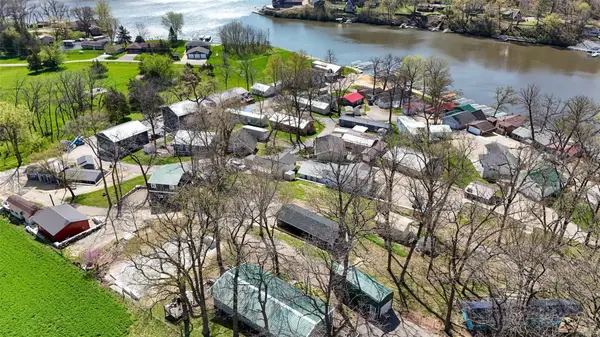 21686 257th, Delhi, IA 52223