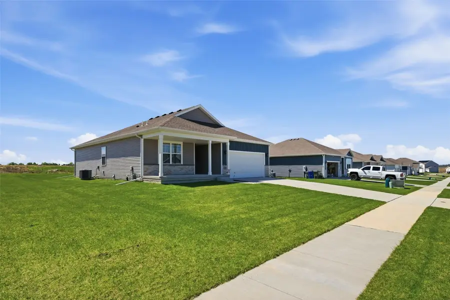 7603 Crossroads Drive Sw, Cedar Rapids, IA 52404 - #2