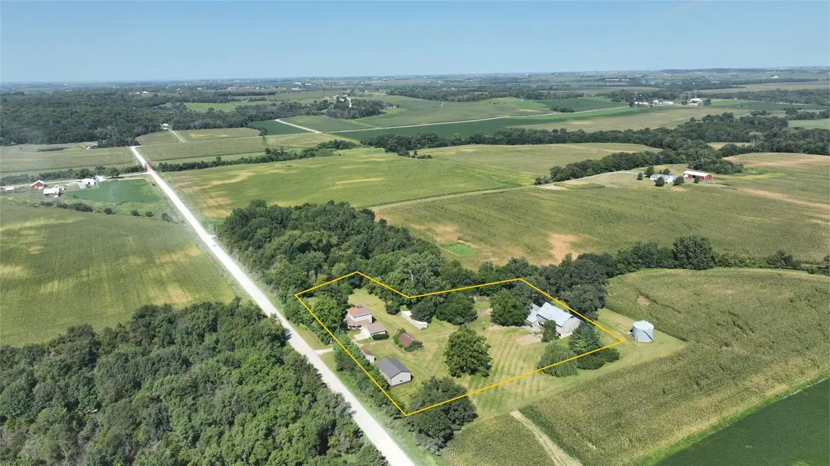 4617 Durow Rd., Center Point, IA 52213 - #1