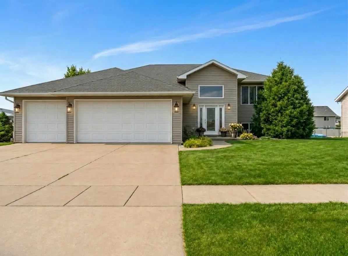 206 Longworth Avenue, Alburnett, IA 52202 - #1